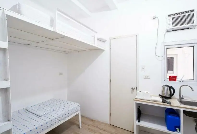 Chambre Triple Basique, Pasay Centrale