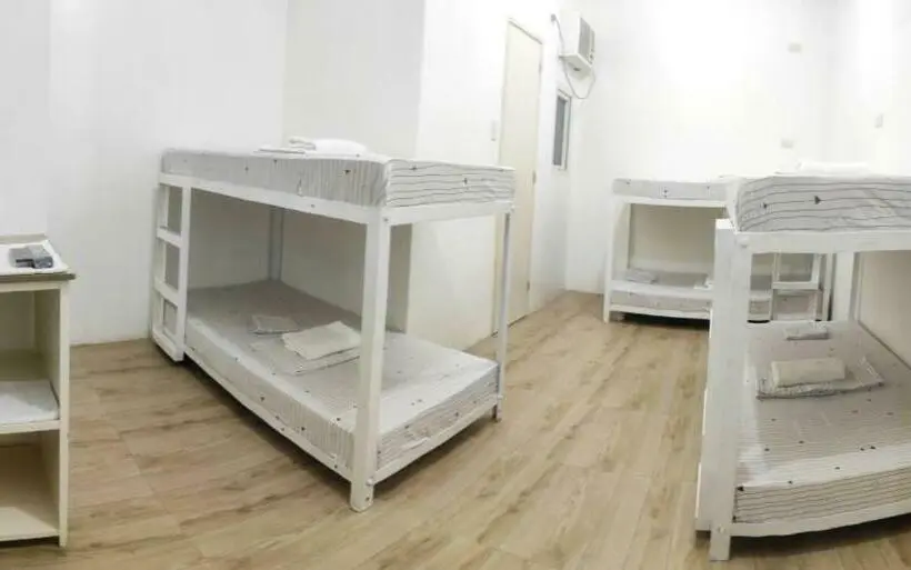 Chambre Familiale, Pasay Centrale
