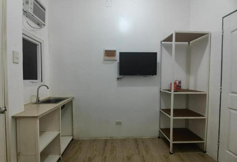 Basic Kolmen Hengen Huone, Pasay Centrale