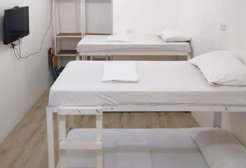 Chambre Quadruple Standard, Pasay Centrale