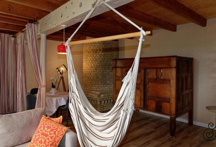 四人标准间, Le Moulin Du Couffon