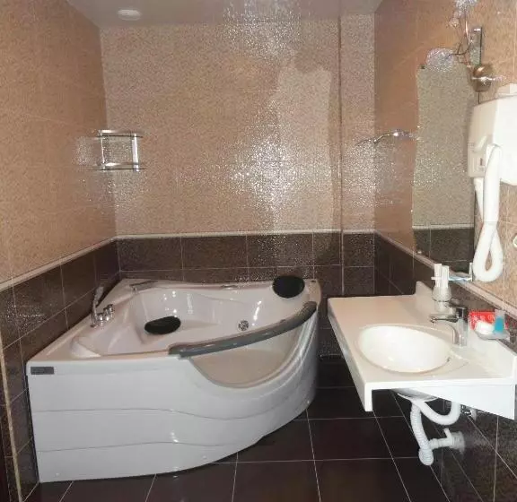 سوییت, Diana Hotel