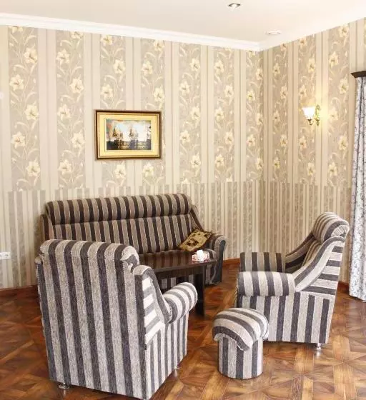 سوییت, Diana Hotel