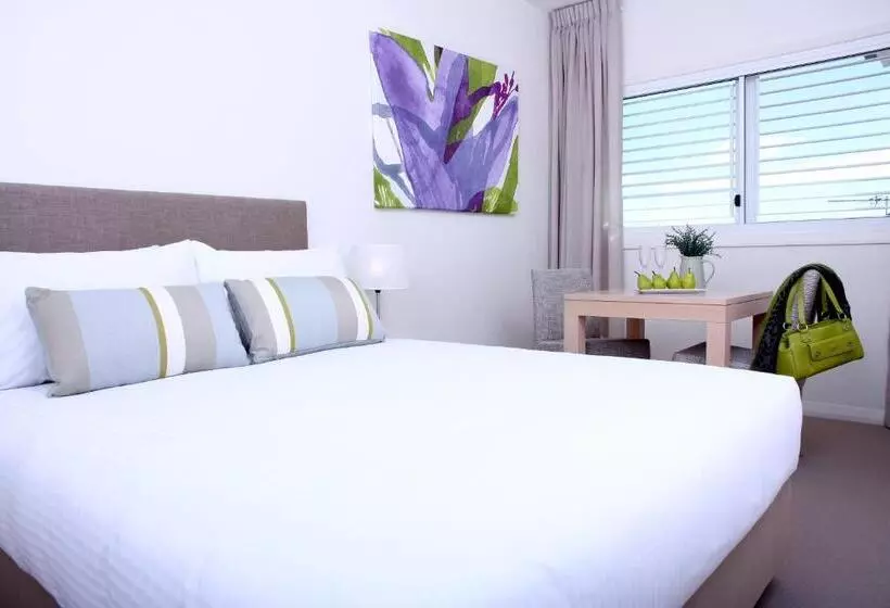 スタンダードスタジオ, Domain Serviced Apartments