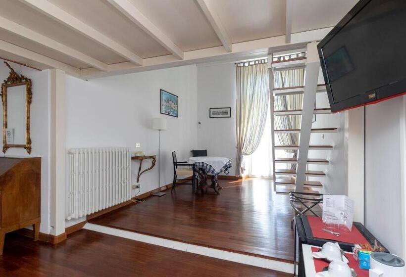 جناح جونيور مطلّ علي البحر, Albergo Nazionale