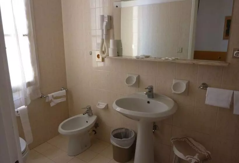 اتاق استاندارد, Ariston Montecarlo
