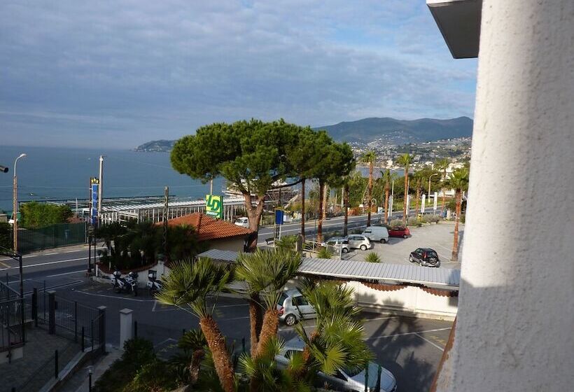 اتاق استاندارد, Ariston Montecarlo
