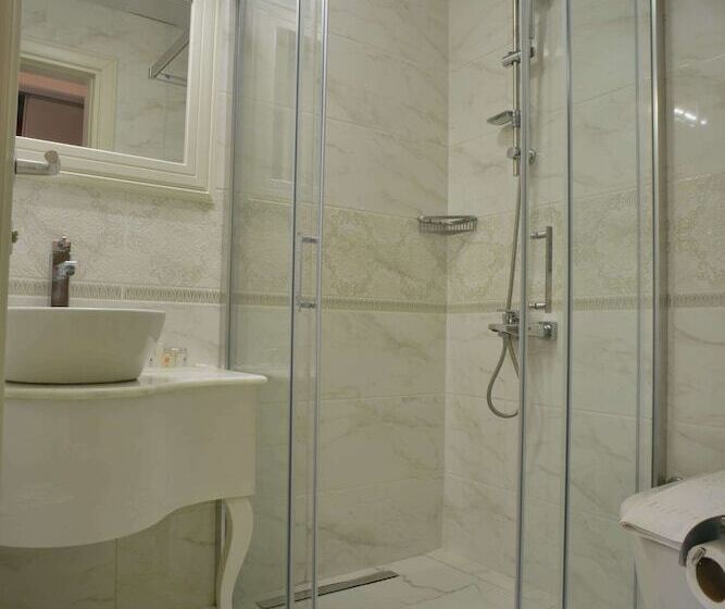 סוויטת ג'וניור, Baga