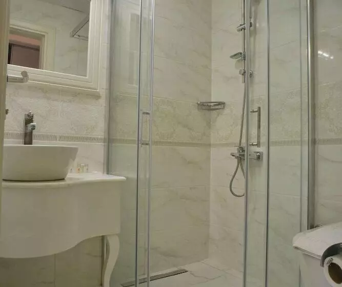ジュニアスイート, Baga