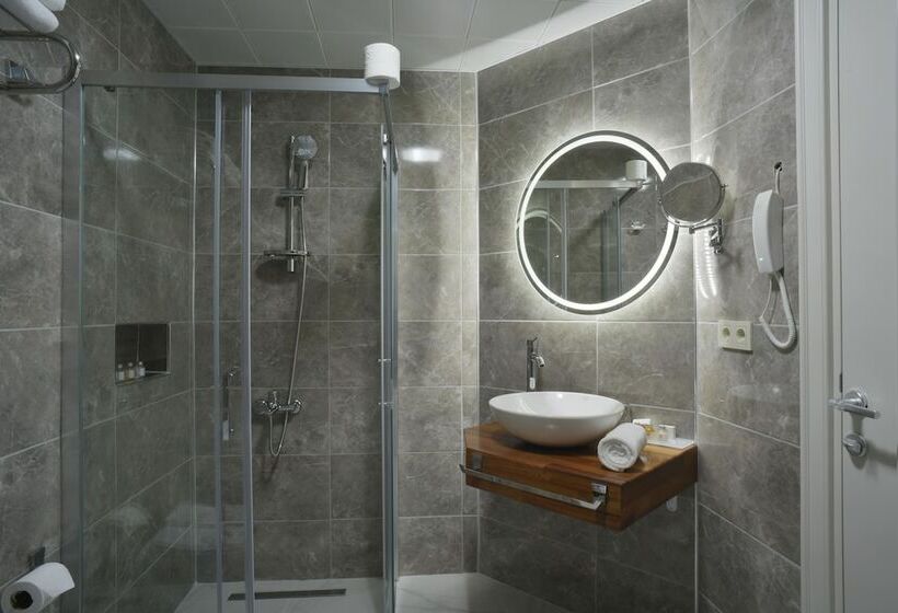 جناح سرير كينج, Baga