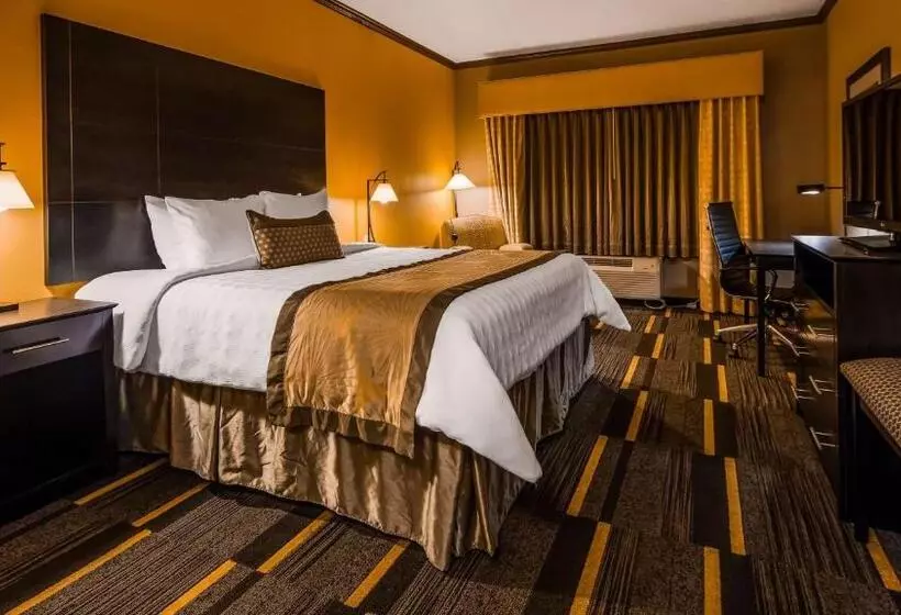 キングサイズベッドのスタンダードルーム, Best Western Plus Emerald Inn & Suites