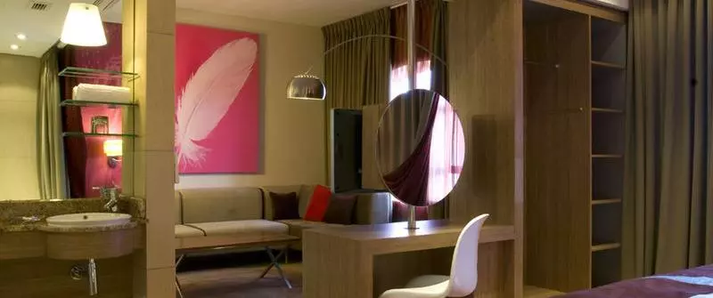 キングサイズベッドのスイートルーム, Best Western Plus Emerald Inn & Suites