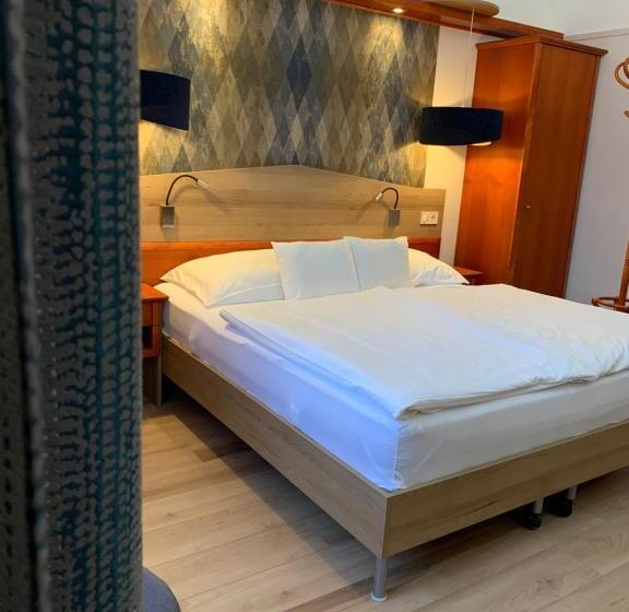 جناح ديلوكس, Gizella Hotel And Restaurant