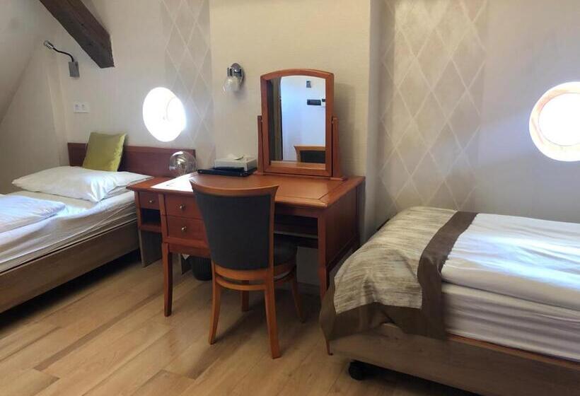 غرفة قياسية, Gizella Hotel And Restaurant