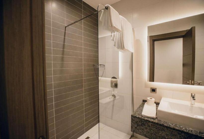 带2个卧室的套房, Hilly