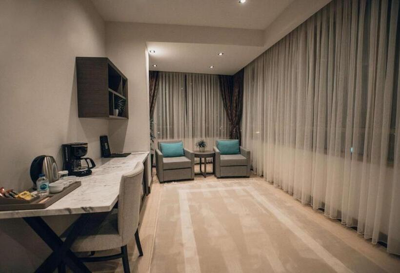 带2个卧室的套房, Hilly