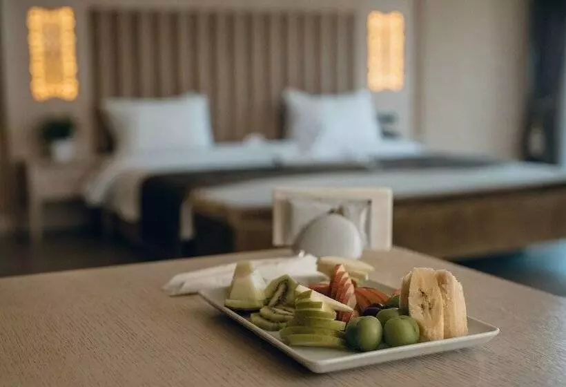 Suite, Hilly