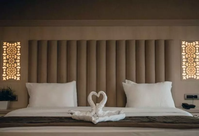 Suite, Hilly