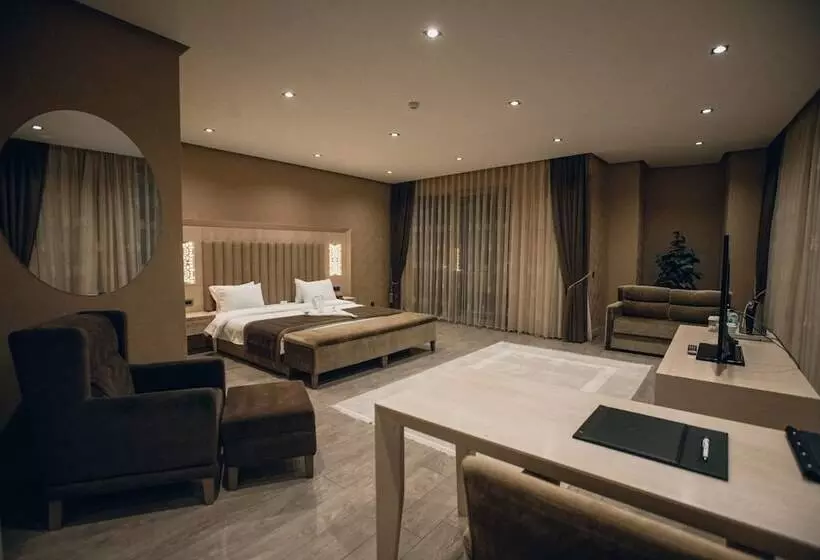Suite, Hilly