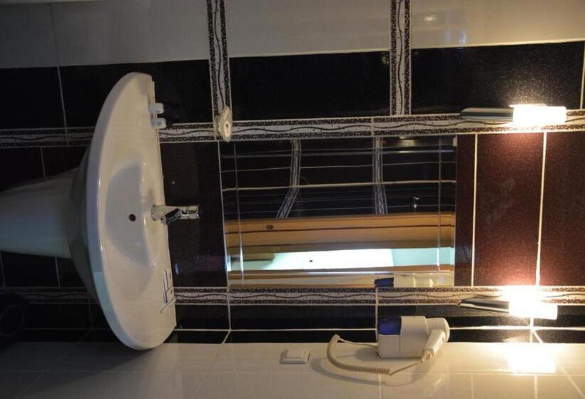 غرفة قياسية ثلاثية, Hopa Heyamo