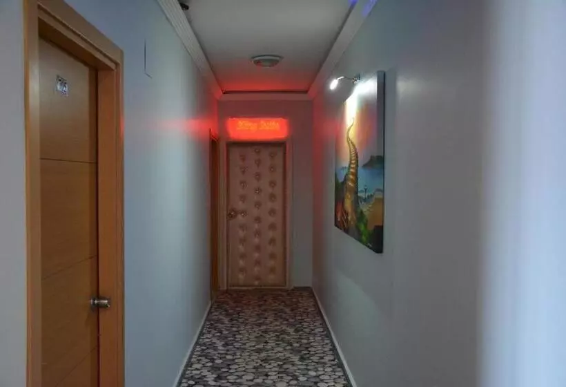 سوئیت با تخت بزرگ, Hopa Heyamo