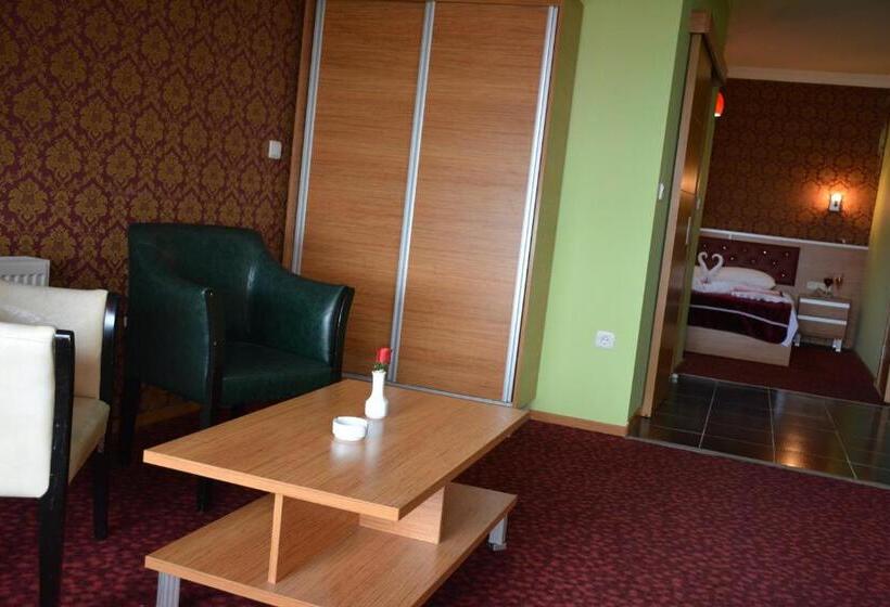 جناح سرير كينج, Hopa Heyamo