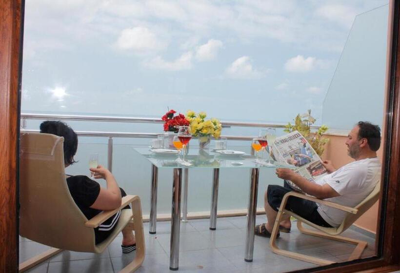 جناح سرير كينج, Hopa Heyamo