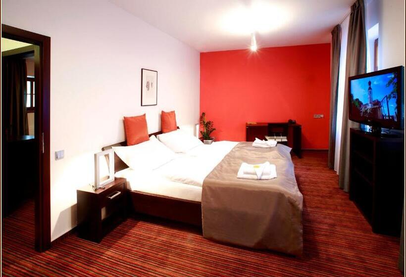 غرفة قياسية رباعية, Lahofer