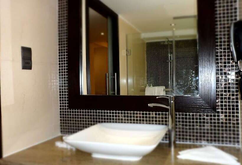 Президентский Люкс, Mark Inn Hotel Deira