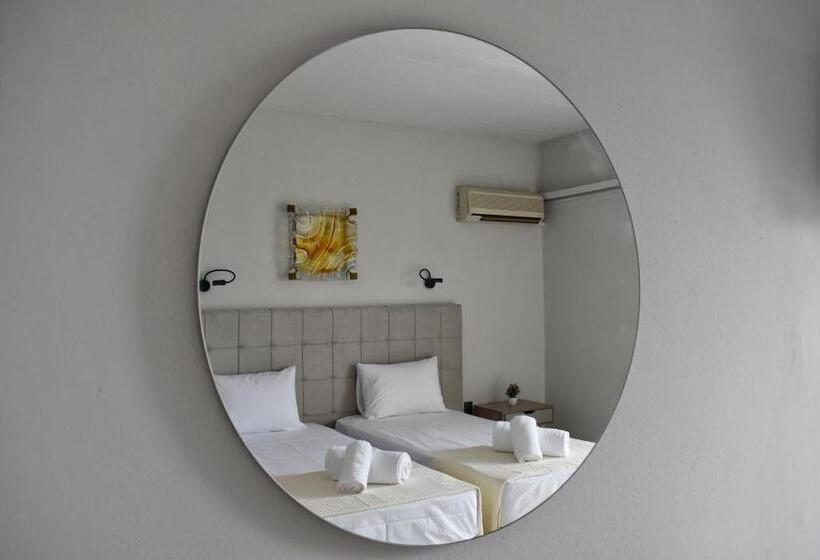 Номер Superior Вид на Море, Theoxenia