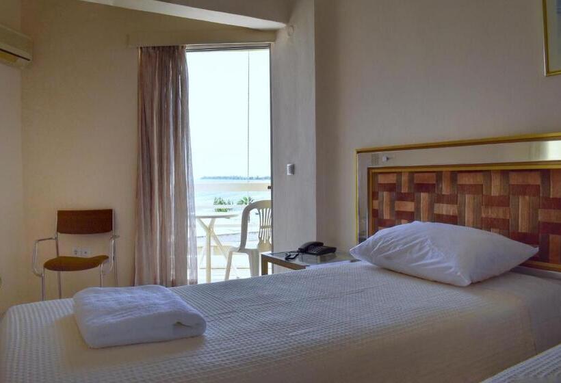 Номер Стандарт Вид на Море, Theoxenia