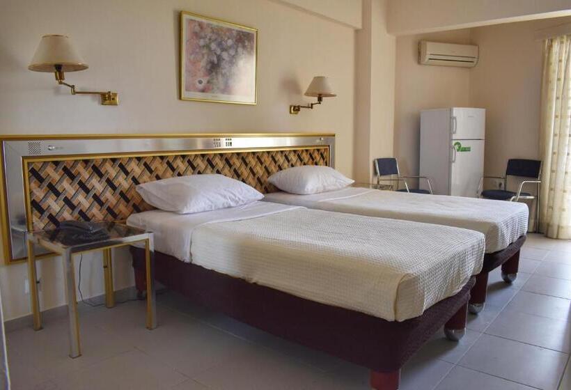 Номер Стандарт Вид на Море, Theoxenia