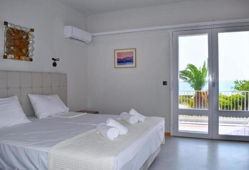 Номер Superior Вид на Море, Theoxenia