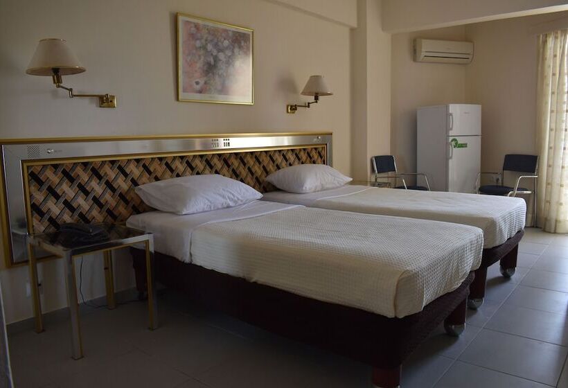 Номер Стандарт Вид на Море, Theoxenia