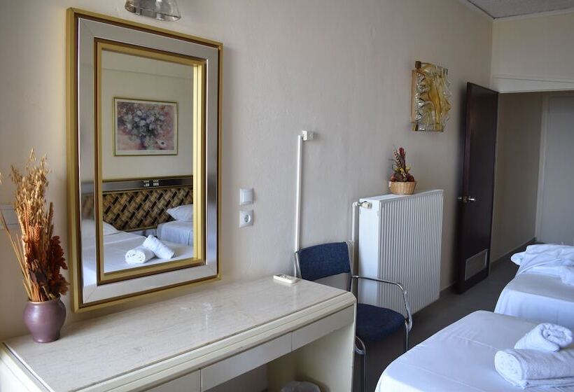 Номер Стандарт Вид на Море, Theoxenia