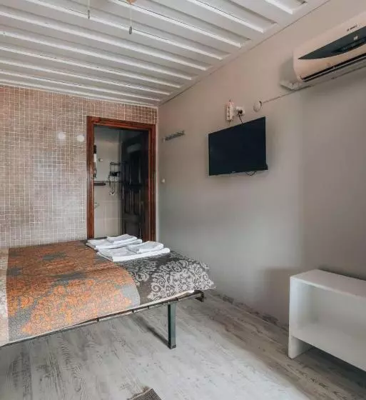デラックスルーム, Akropolis Guest House