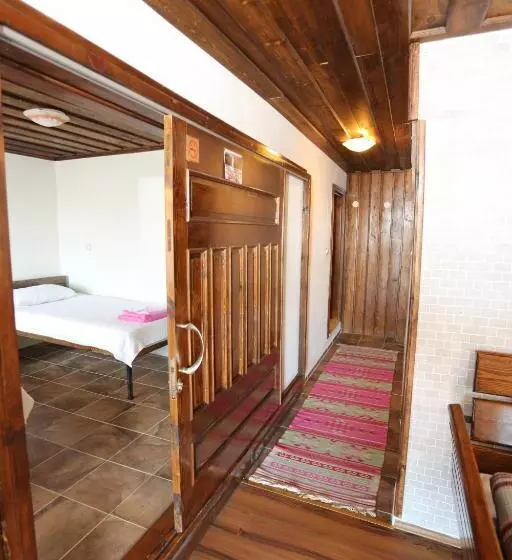 スイート（家族用）, Akropolis Guest House