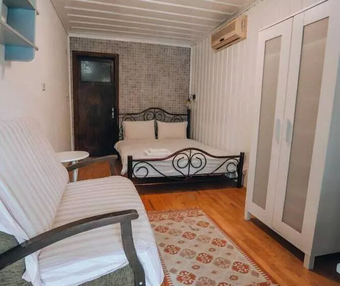 スタンダードルーム, Akropolis Guest House