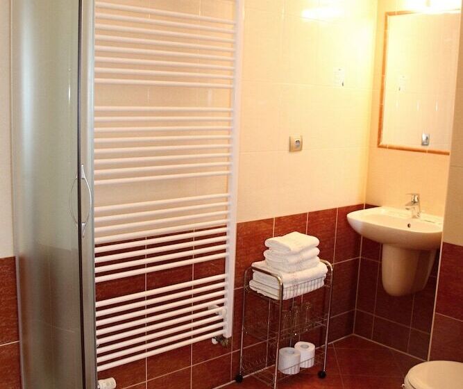 标准三人间, Penzion Harmonie