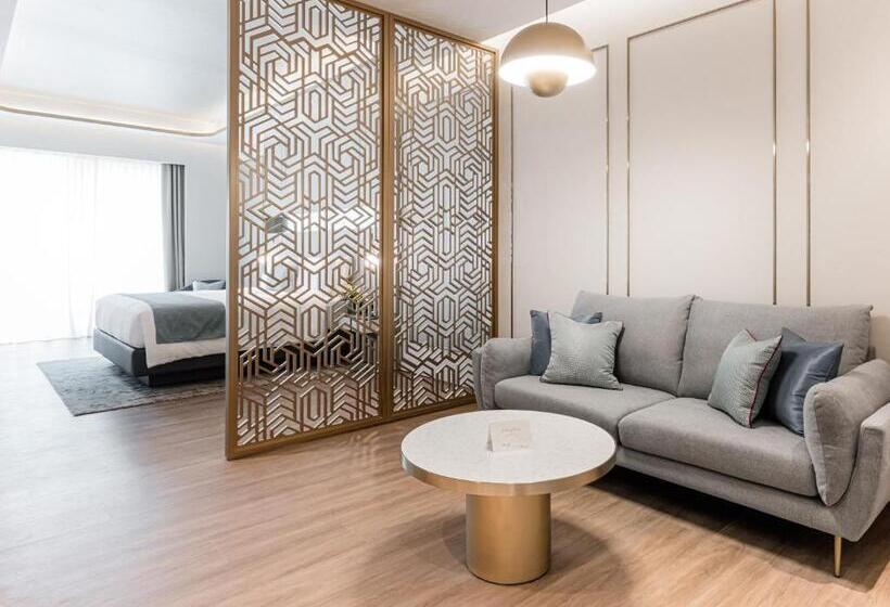 Deluxe Suite, Resorts World Sentosa  Crockfords Tower