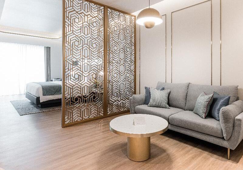 Deluxe Suite, Resorts World Sentosa  Crockfords Tower