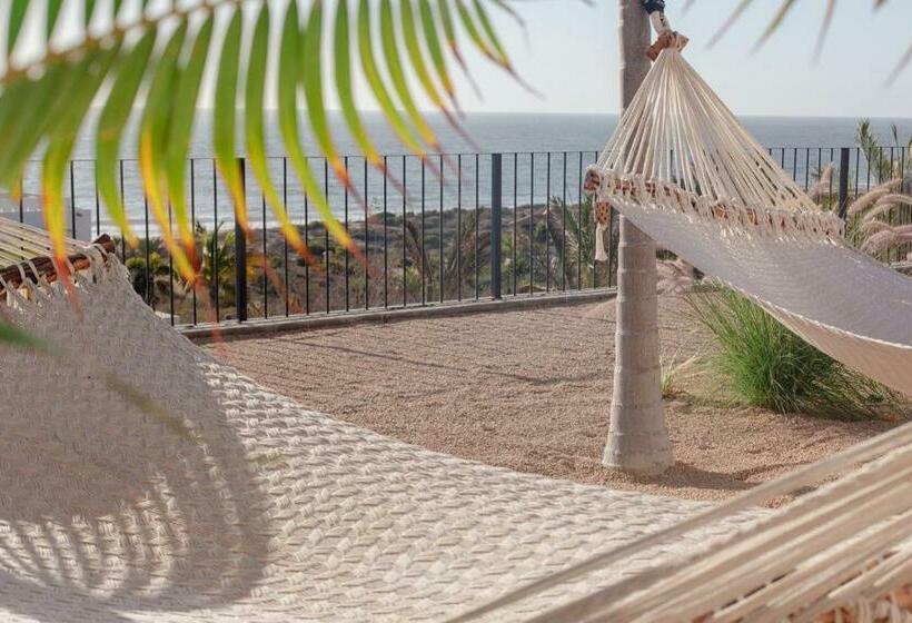 スタンダードスタジオ, Topia Retreat Piscina Suite Norte