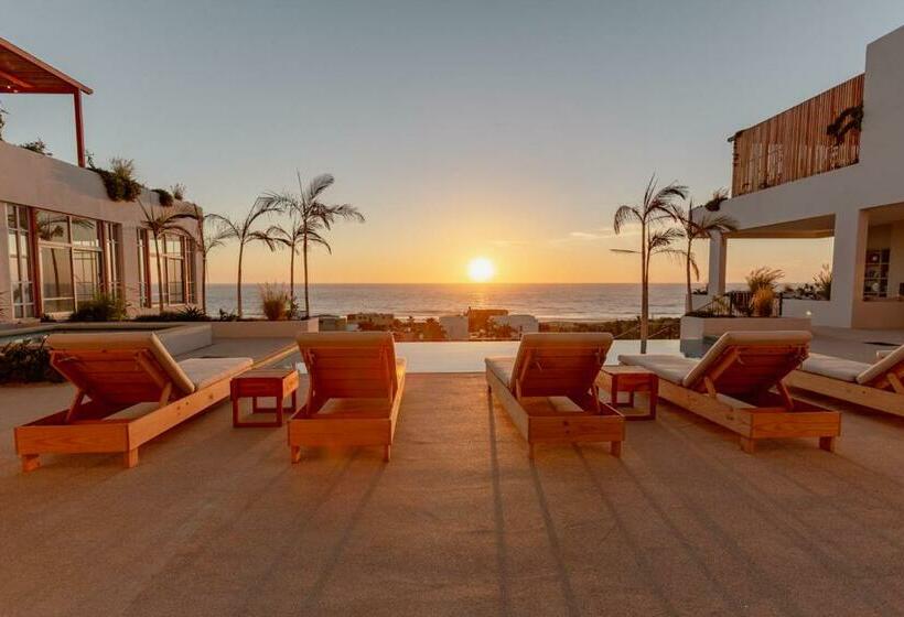 スタンダードスタジオ, Topia Retreat Piscina Suite Norte