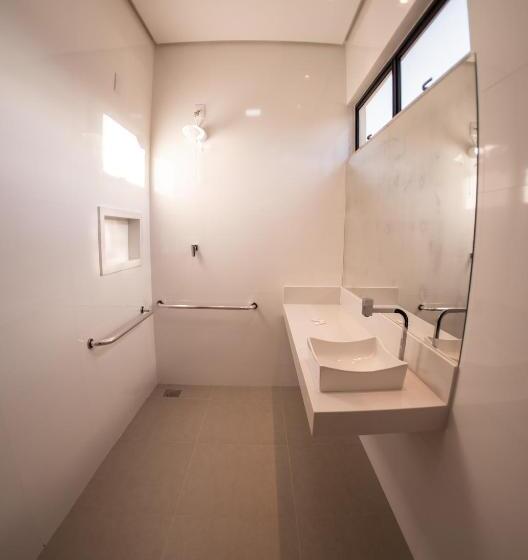 Quarto Estandar para Deficientes Físicos, Du Valle   Salinas   Mg