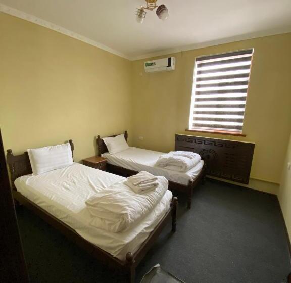 غرفة إقتصادية, Shayx Jalol