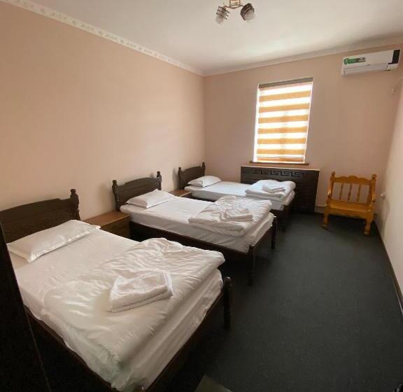 غرفة إقتصادية ثلاثية, Shayx Jalol