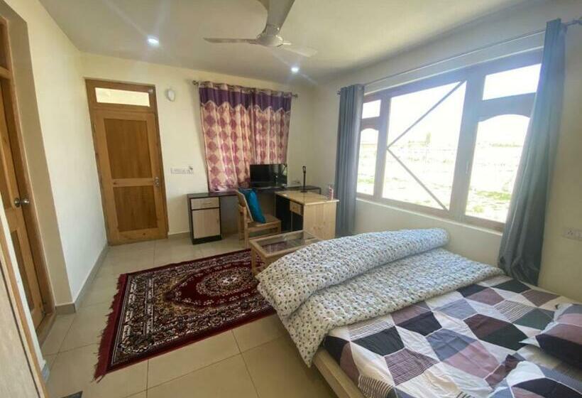 带大床的标准间, Bricabin Stay