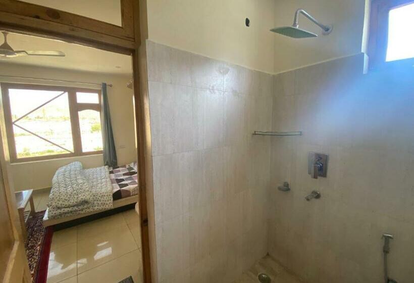 带大床的标准间, Bricabin Stay