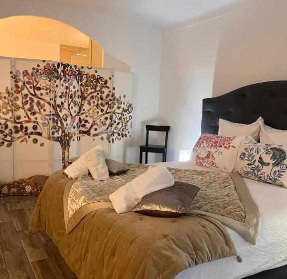 Студио Стандарт Кровать Кинг, La Bravade Luxe Et Sérénité Au Cœur De Saint Tropez Suites Spacieuses Avec Jardin Enchanteur