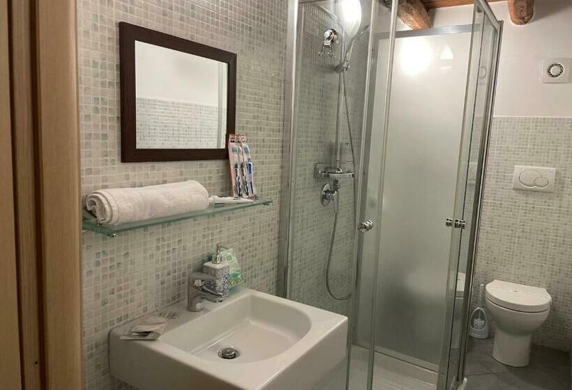 اتاق استاندارد سه نفره, Il Fascino Delle Cinque Terre